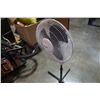 Image 2 : WHITE AND GREY FLOOR FAN