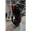 Image 2 : E21 GOLF BAG WITH ASSORTED E21 GOLF CLUBS