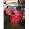 Image 2 : 5 TOTES WITH BUILT IN LIDS
