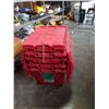 Image 3 : 5 TOTES WITH BUILT IN LIDS