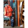 Image 1 : BLUE GOLF BAG AND PAIR OF NISHIZAWA SKIS