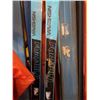 Image 3 : BLUE GOLF BAG AND PAIR OF NISHIZAWA SKIS