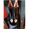 Image 4 : BLUE GOLF BAG AND PAIR OF NISHIZAWA SKIS