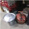 Image 2 : ALUMINUM POT WITH LID, GAS GAN AND 3FT EXHAUST PIPE