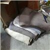 Image 2 : LOT OF MOVING BLANKETS AND BOXES