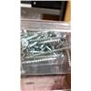 Image 3 : 2 TRAYS OF WOOD SCREWS 2 1/2 INCH AND 3 1/2 INCH