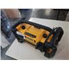 Image 3 : DEWALT DC012 SHOP RADIO