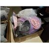 Image 3 : 2 boxes of new couch covers, curtains, visors and more