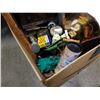 Image 4 : BOX OF VINTAGE COLLECTABLES AND RADIO