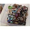 Image 3 : LARGE TOTE W/ LID OF JEWELLERY