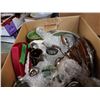 Image 4 : BOX OF ESTATE GOODS AND DECOR