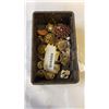 Image 2 : TRAY OF SHOE BUCKLES, PINS