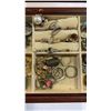 Image 4 : 2 JEWELRY BOXES WITH CONTENTS