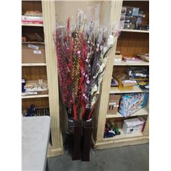 2 BUNDES OF DECORATIVE STICKS AND VASES