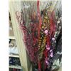 Image 3 : 2 BUNDES OF DECORATIVE STICKS AND VASES
