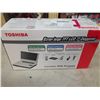 Image 2 : TOSHIBA 7" DVD PLAYER IN BOX