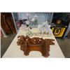 Image 1 : Elephant statue, bird candleabra and wooden corner shelves