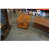 Image 3 : OAK COFFEE TABLE AND 2 ENDTABLES