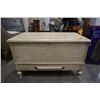 Image 2 : CEDAR LINED TRUNK