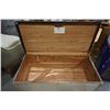 Image 8 : CEDAR LINED TRUNK