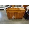 Image 1 : WOOD WASH STAND