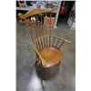 Image 18 : ROUND FARM TABLE AND 4 SPINDLE BACK CHAIRS
