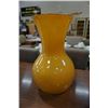 Image 2 : 3 art glass vases