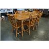 Image 5 : MAPLE DINING TABLE WITH 2 LEAFS AND 6 CHAIRS