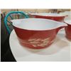 Image 2 : SET OF 3 VINTAGE COLORED PYREX BOWLS