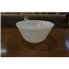 Image 7 : 2 pyrex bowls and other bowl