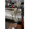 Image 2 : MODERN TULIP LAMP