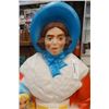 Image 2 : 35 inch tall and woman and daughter christmas lawn ornament