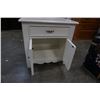 Image 9 : PAIR OF WHITE 1 DRAWER NIGHTSTANDS