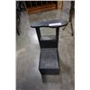 Image 1 : Vintage shoe shine stand