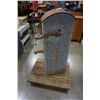 Image 3 : GALVENZED METAL HAND CRANK WELL PUMP
