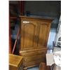 Image 1 : OAK WARDROBE