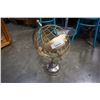 Image 1 : MODERN TABLE TOP GLOBE DECOR