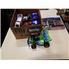 Image 4 : BOX OF HOTWHEELS AND OTHER TOY CARS