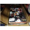 Image 3 : 2 boxes of vintage guitar magazines