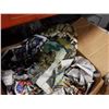Image 3 : 2 BOXES OF ESTATE GOODS AND DECOR