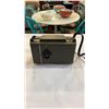 Image 4 : VINTAGE POLAROID 340 CAMERA