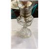 Image 12 : 2 - 19" glass oil lamps