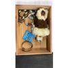 Image 3 : WOOD LIDDED NATIVE BOX W/ CONTENTS