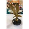 Image 6 : Cast iron ash tray and eagle statue
