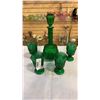 Image 1 : Green decanter and 4 glasses