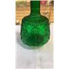 Image 3 : Green decanter and 4 glasses