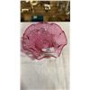 Image 2 : Pink art glass bowl and basket