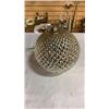 Image 17 : CHRISTMAS CANDLES, CANDLE STANDS AND ORNAMENT