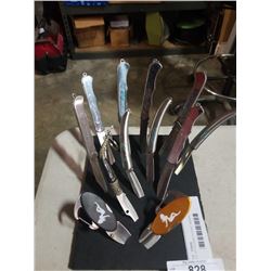 LOT OF FOLDING POCKET KNIVES - 12