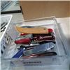 Image 3 : 2 trays of pocket knives and multi tools